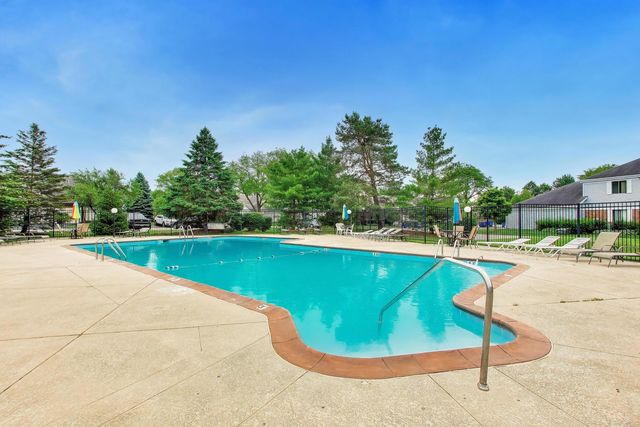 1264 WILLIAMSBURG Drive D1, Schaumburg, IL 60193