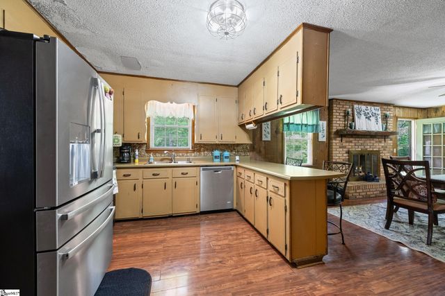 103 Manning Court, Greenwood, SC 29649