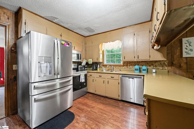 103 Manning Court, Greenwood, SC 29649