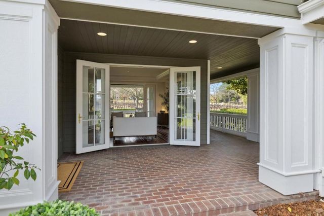 1450 Lakeview Court, San Martin, CA 95046