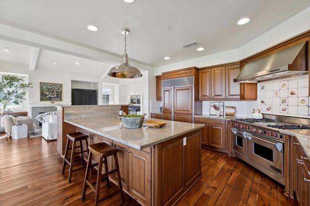 1450 Lakeview Court, San Martin, CA 95046