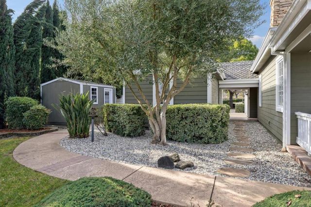 1450 Lakeview Court, San Martin, CA 95046