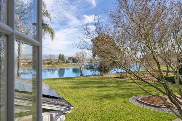 1450 Lakeview Court, San Martin, CA 95046