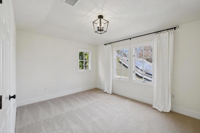 1450 Lakeview Court, San Martin, CA 95046