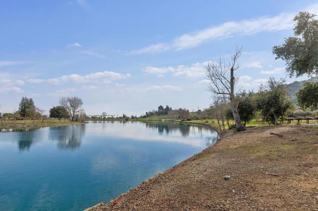 1450 Lakeview Court, San Martin, CA 95046