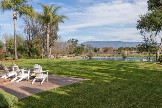 1450 Lakeview Court, San Martin, CA 95046