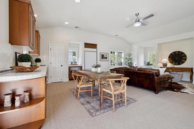 1450 Lakeview Court, San Martin, CA 95046