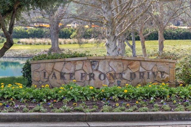 1450 Lakeview Court, San Martin, CA 95046