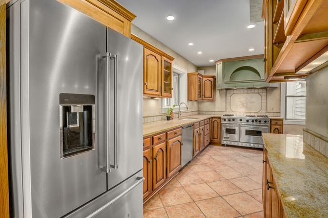 23 Fort Mitchell Avenue, Covington, KY 41011