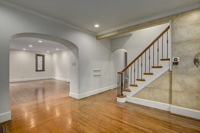 23 Fort Mitchell Avenue, Covington, KY 41011