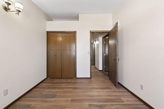 7604 Hampshire Avenue N, Brooklyn Park, MN 55428