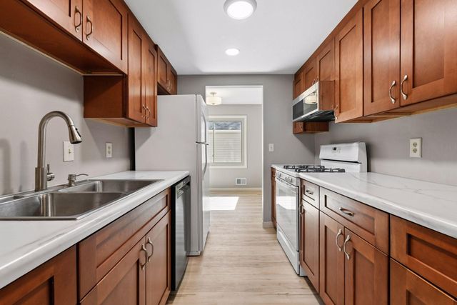 7604 Hampshire Avenue N, Brooklyn Park, MN 55428