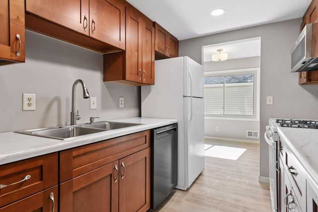 7604 Hampshire Avenue N, Brooklyn Park, MN 55428