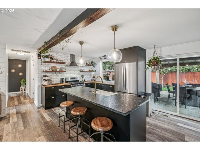 171 Ne 18TH St, Gresham, OR 97030