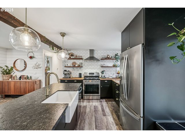 171 Ne 18TH St, Gresham, OR 97030