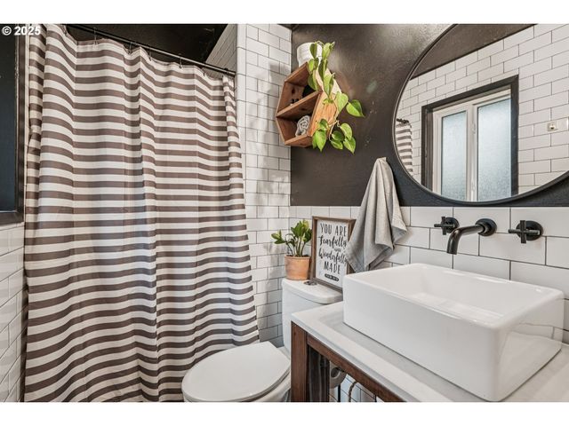 171 Ne 18TH St, Gresham, OR 97030