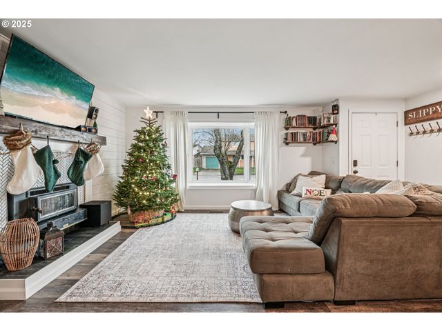 171 Ne 18TH St, Gresham, OR 97030