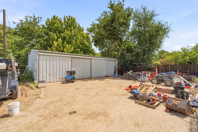 9780 N County Road, Frisco, TX 75033