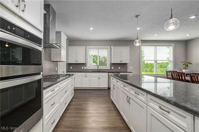 1343 Skyland Falls Boulevard, Hinckley, OH 44233