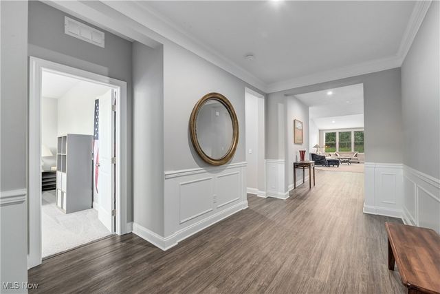 1343 Skyland Falls Boulevard, Hinckley, OH 44233