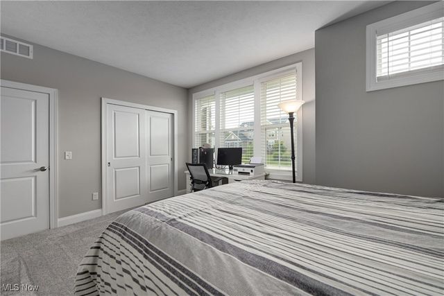 1343 Skyland Falls Boulevard, Hinckley, OH 44233