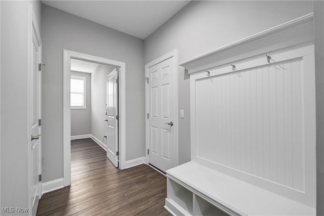 1343 Skyland Falls Boulevard, Hinckley, OH 44233