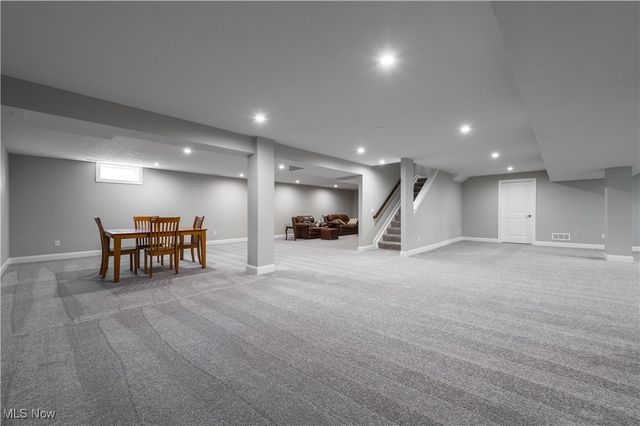 1343 Skyland Falls Boulevard, Hinckley, OH 44233