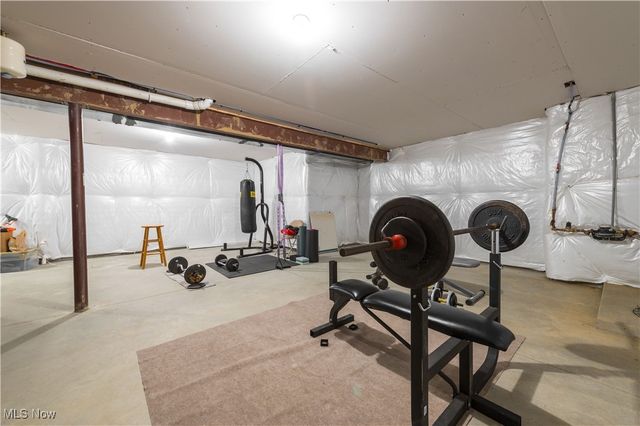 1343 Skyland Falls Boulevard, Hinckley, OH 44233