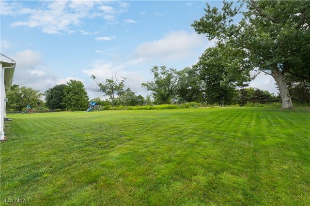 1343 Skyland Falls Boulevard, Hinckley, OH 44233