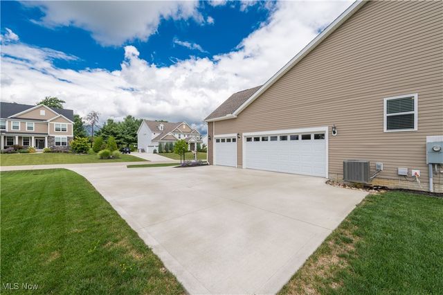 1343 Skyland Falls Boulevard, Hinckley, OH 44233