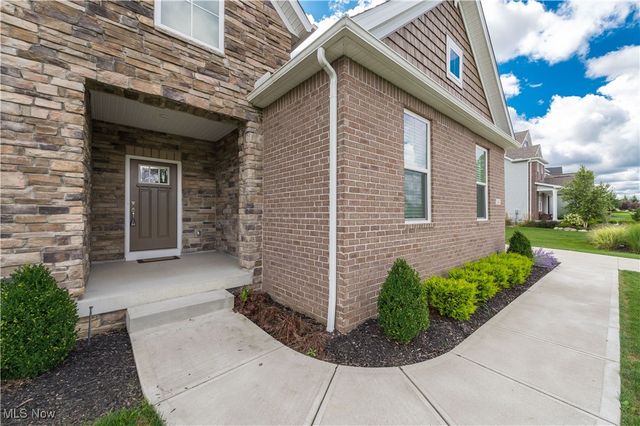 1343 Skyland Falls Boulevard, Hinckley, OH 44233