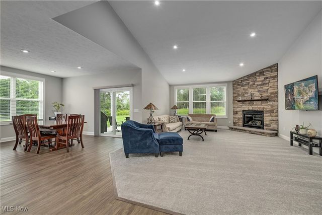 1343 Skyland Falls Boulevard, Hinckley, OH 44233