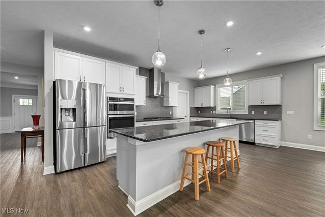 1343 Skyland Falls Boulevard, Hinckley, OH 44233