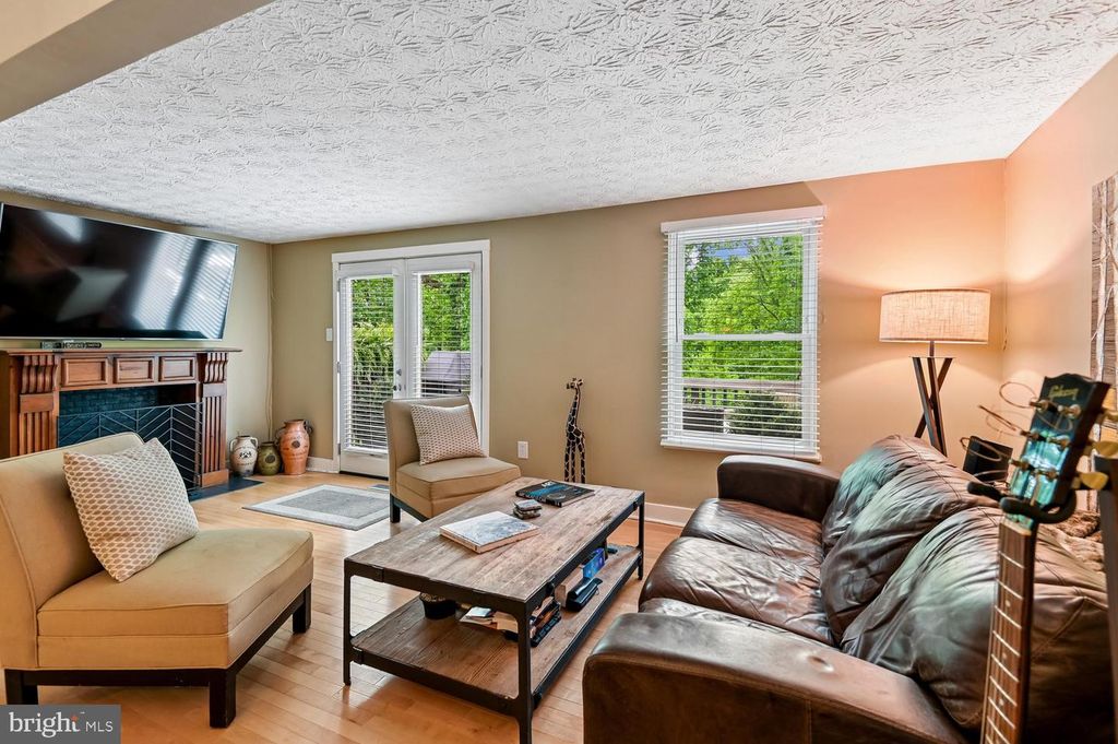 Image 14 of property listing at 553 BAY DALE CT, Arnold, MD 21012