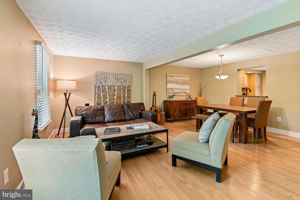 Image 15 of property listing at 553 BAY DALE CT, Arnold, MD 21012