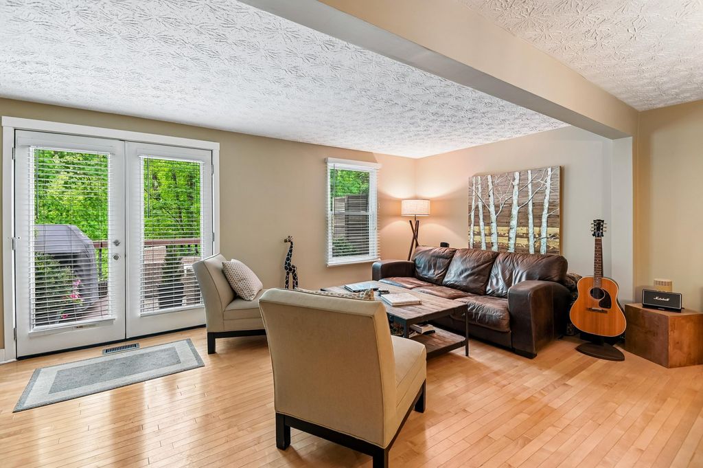 Image 16 of property listing at 553 BAY DALE CT, Arnold, MD 21012