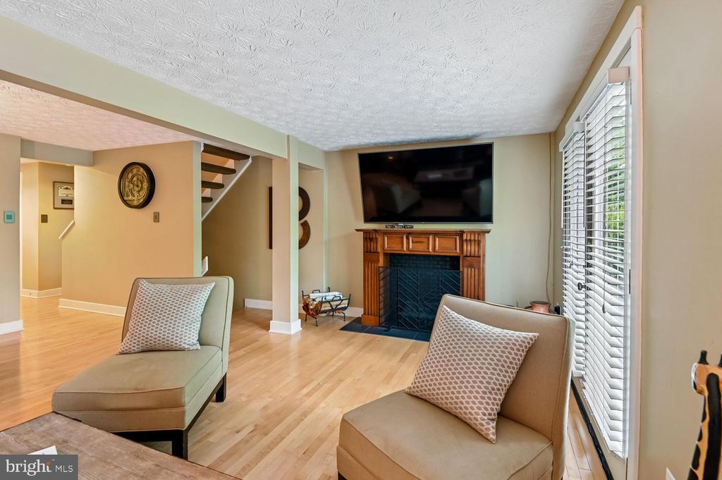 Image 17 of property listing at 553 BAY DALE CT, Arnold, MD 21012
