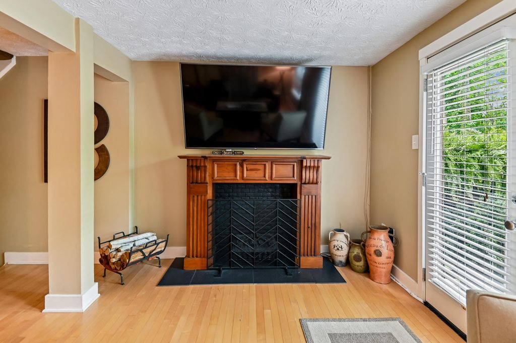 Image 18 of property listing at 553 BAY DALE CT, Arnold, MD 21012
