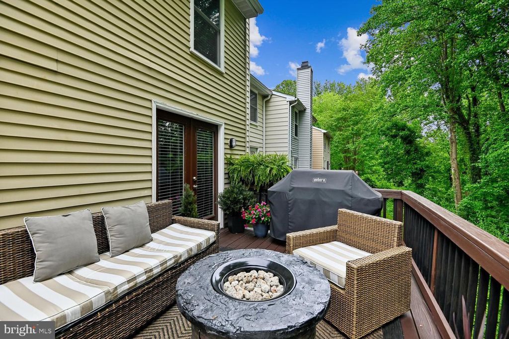 Image 20 of property listing at 553 BAY DALE CT, Arnold, MD 21012