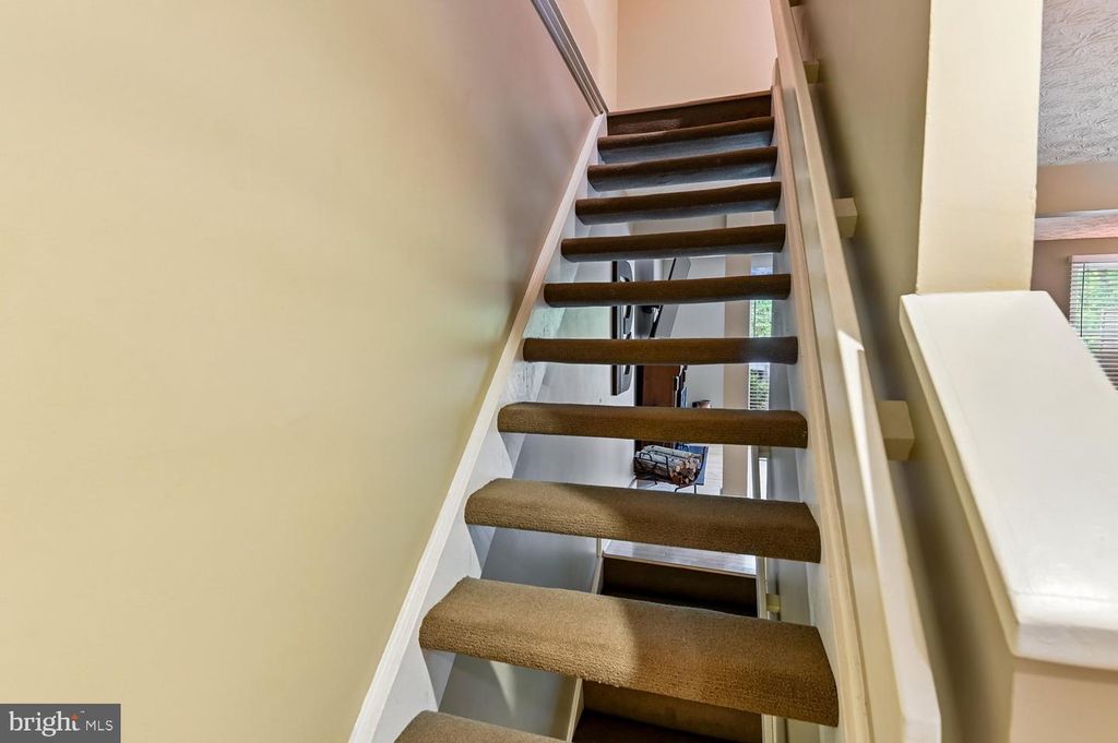 Image 22 of property listing at 553 BAY DALE CT, Arnold, MD 21012