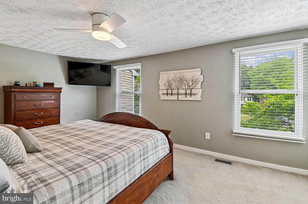 Image 25 of property listing at 553 BAY DALE CT, Arnold, MD 21012