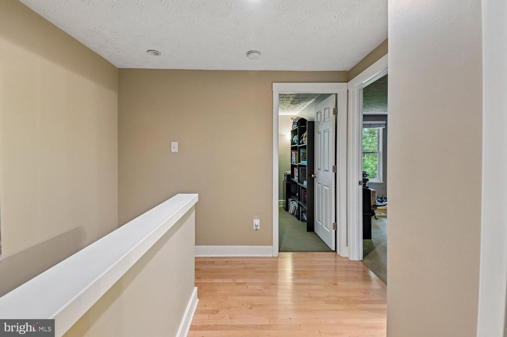 Image 29 of property listing at 553 BAY DALE CT, Arnold, MD 21012