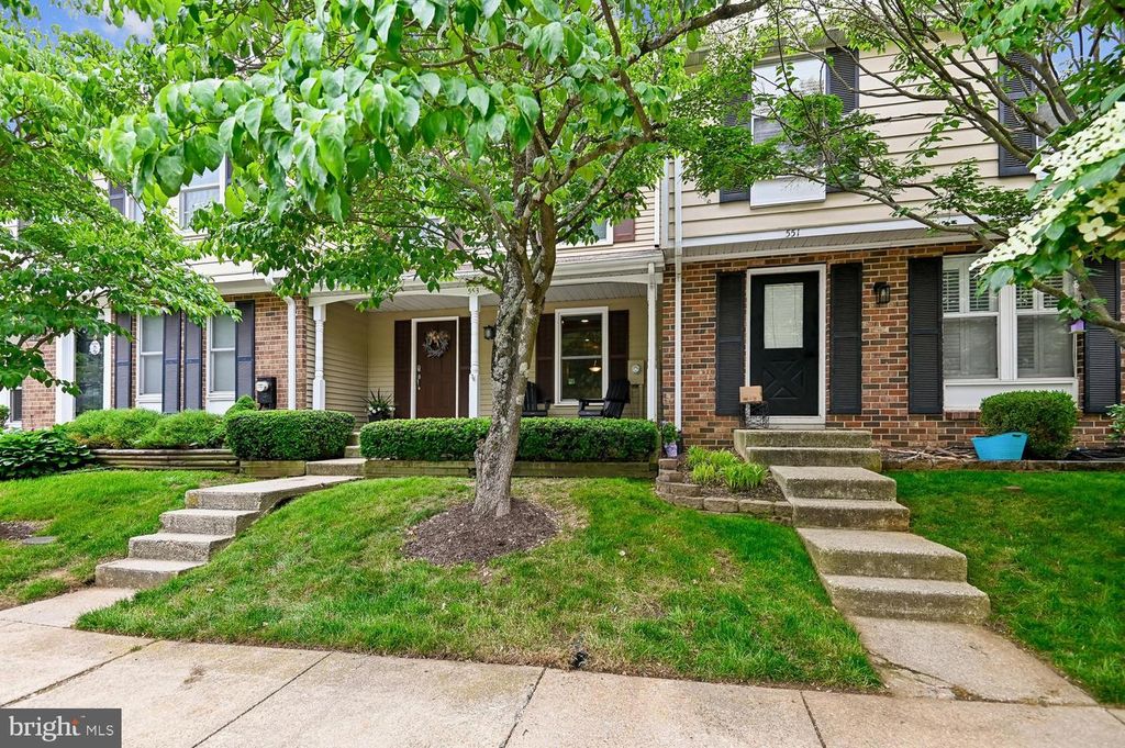 Image 4 of property listing at 553 BAY DALE CT, Arnold, MD 21012