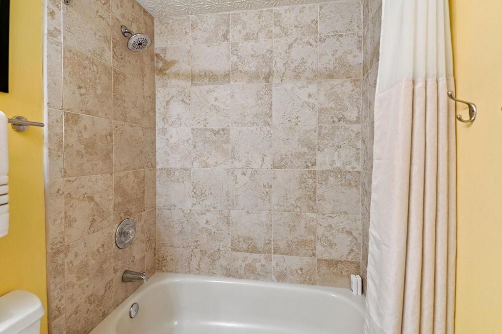 Image 38 of property listing at 553 BAY DALE CT, Arnold, MD 21012