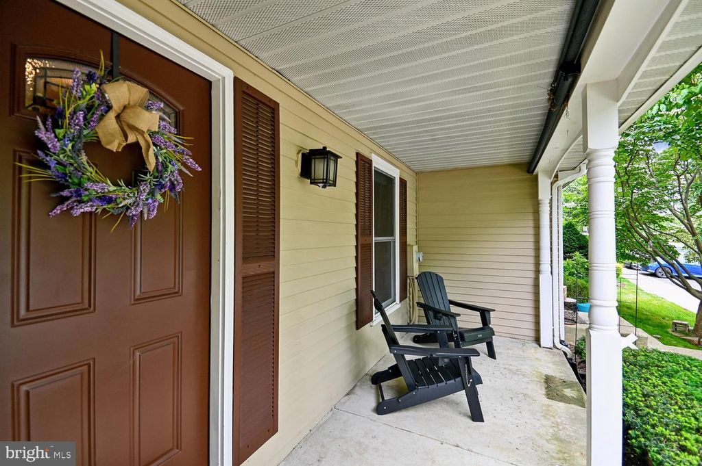 Image 5 of property listing at 553 BAY DALE CT, Arnold, MD 21012