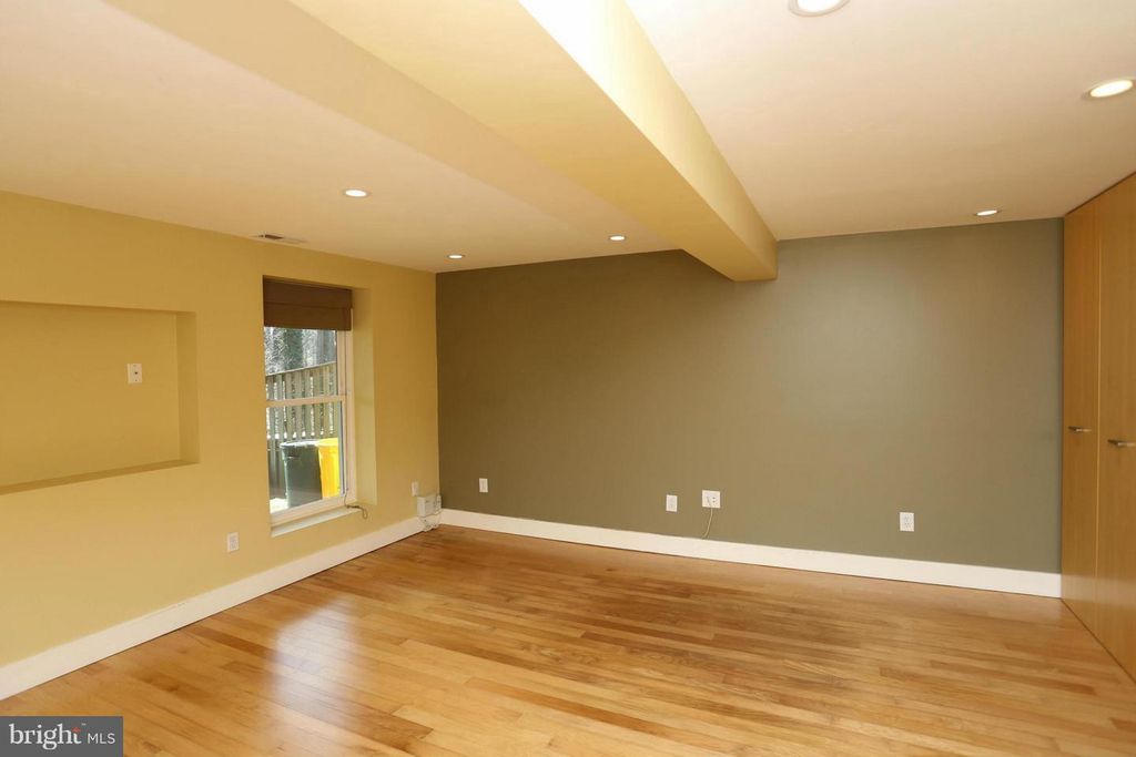 Image 42 of property listing at 553 BAY DALE CT, Arnold, MD 21012