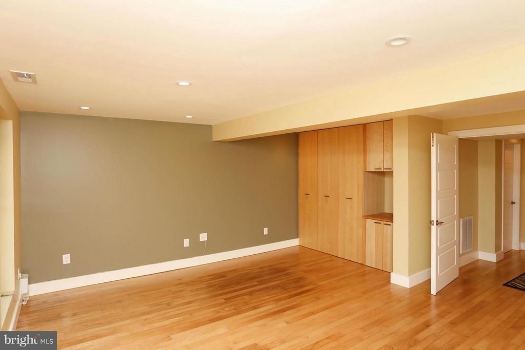 Image 43 of property listing at 553 BAY DALE CT, Arnold, MD 21012