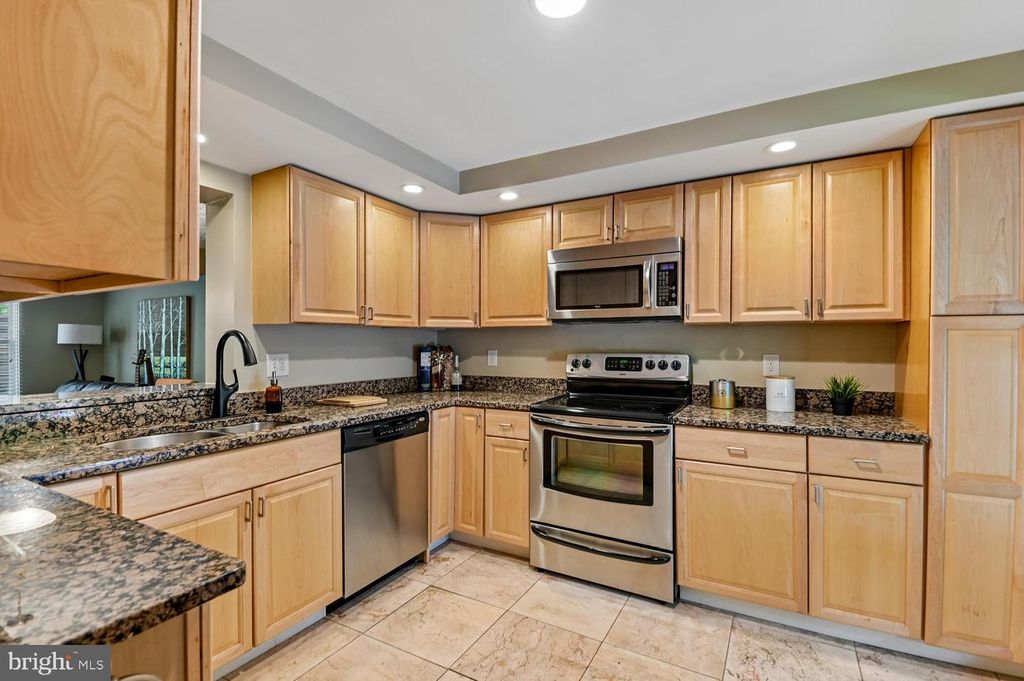 Image 7 of property listing at 553 BAY DALE CT, Arnold, MD 21012