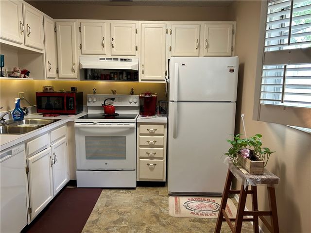 11 Vista Gardens Trail 106, Vero Beach, FL 32962