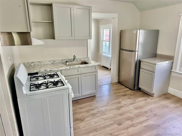 324 UNDERHILL AVE, Bronx, NY 10473